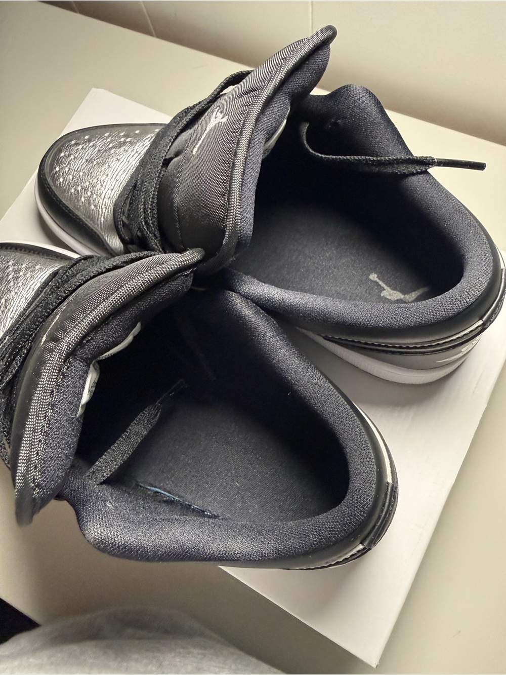 Nike Air Jordan 1 Low - Black & Metallic Silver - Picture 5 of 6